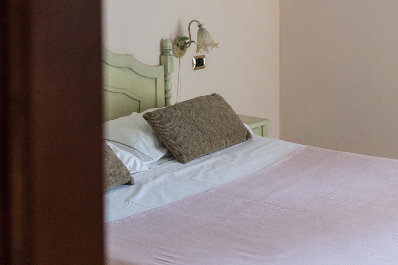 Hotel Villa Del Mare Sìnnai Chambre photo