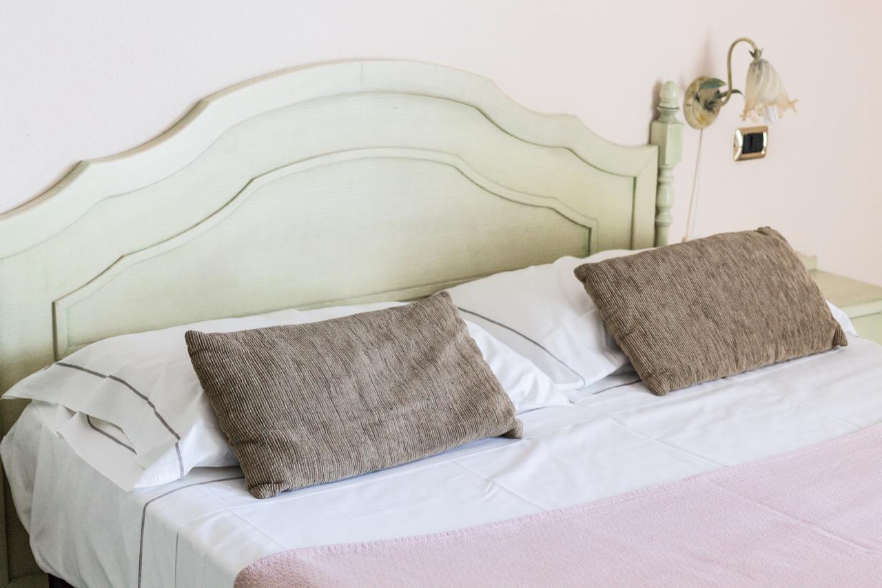 Hotel Villa Del Mare Sìnnai Chambre photo