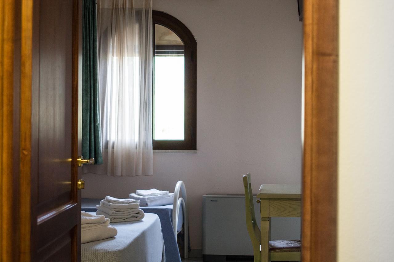 Hotel Villa Del Mare Sìnnai Chambre photo